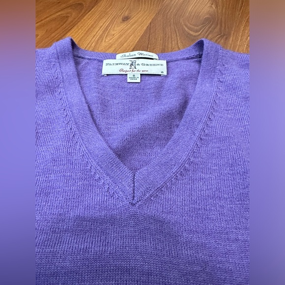 Fairway & Greene V-Neck Sweater Italian Merino in Size Small Lavender Color - Picture 2 of 5
